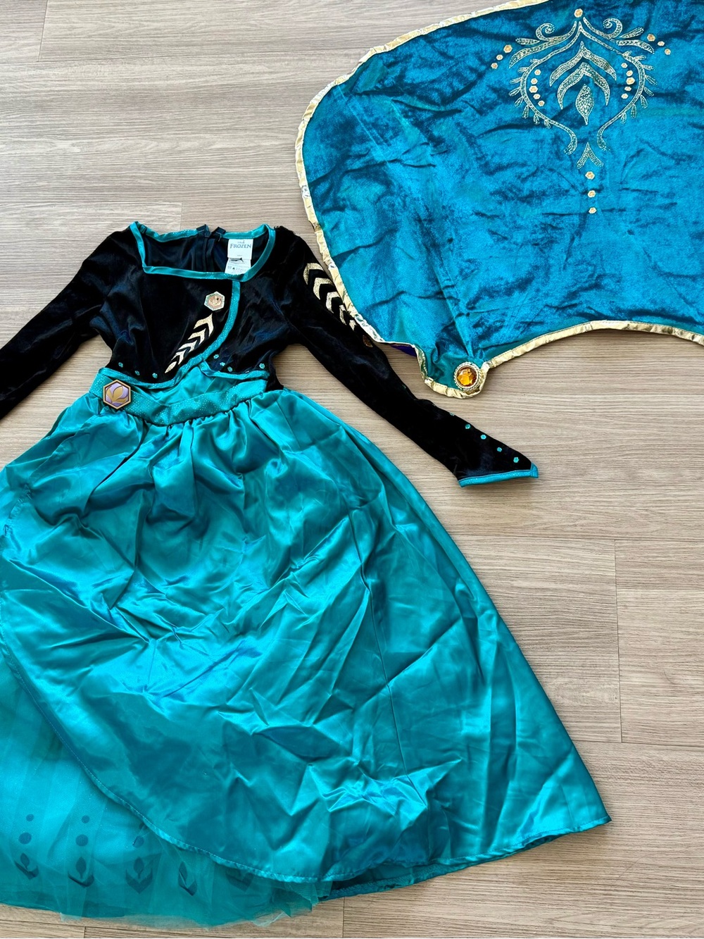 Kids Teal & Black Princess Costume Dress with Cape in size 4-6Y